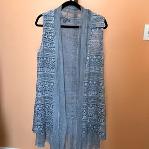 Sleeveless elegant shawl size medium